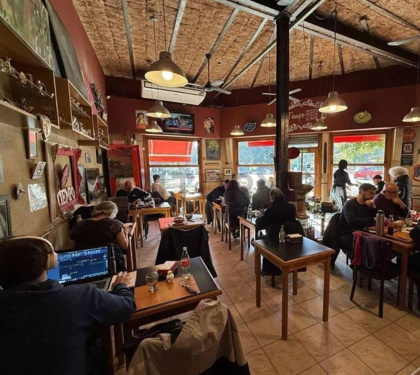 VENTA DE LOCAL CON TERRAZA EN VILLA GENERAL MITRE