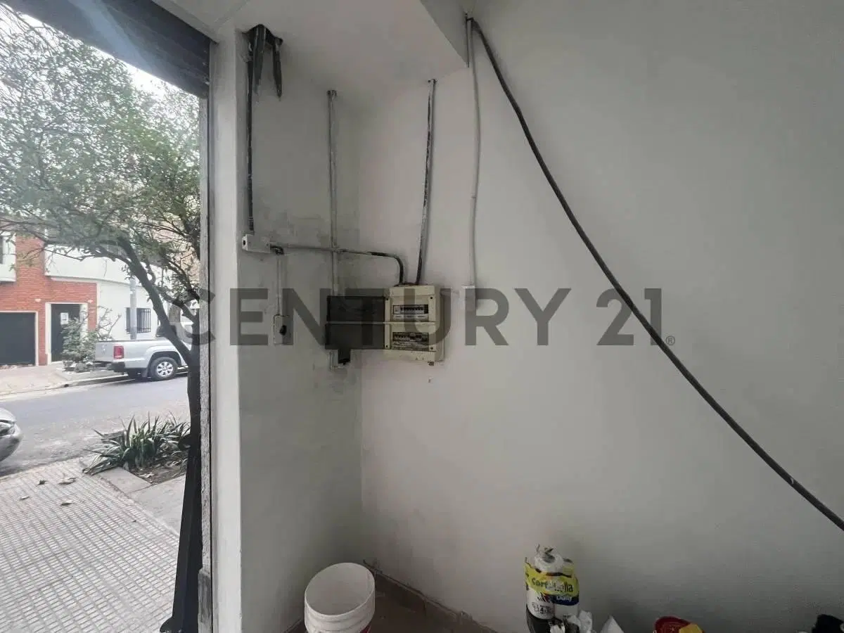 LOCAL COMERCIAL EN ALQUILER – VILLA DEVOTO 4
