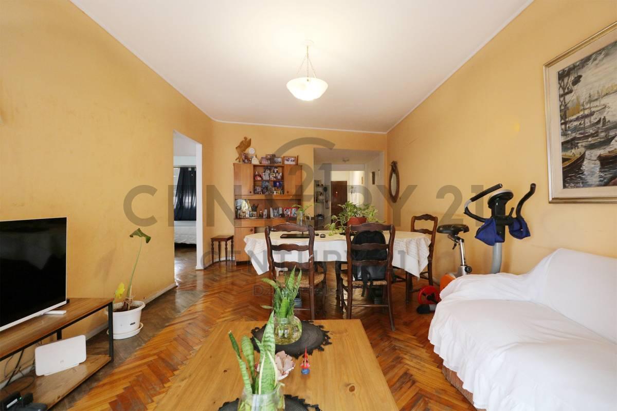Foto de Venta Departamento 4 Ambientes con Balcón, imagen 2