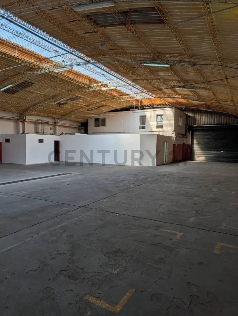 Foto de GALPÓN EN VENTA – 750 M² | VILLA ORTÚZAR, imagen 1