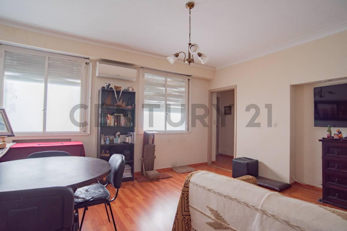 Foto de Venta Departamento de 3 ambientes en Recoleta, imagen 2