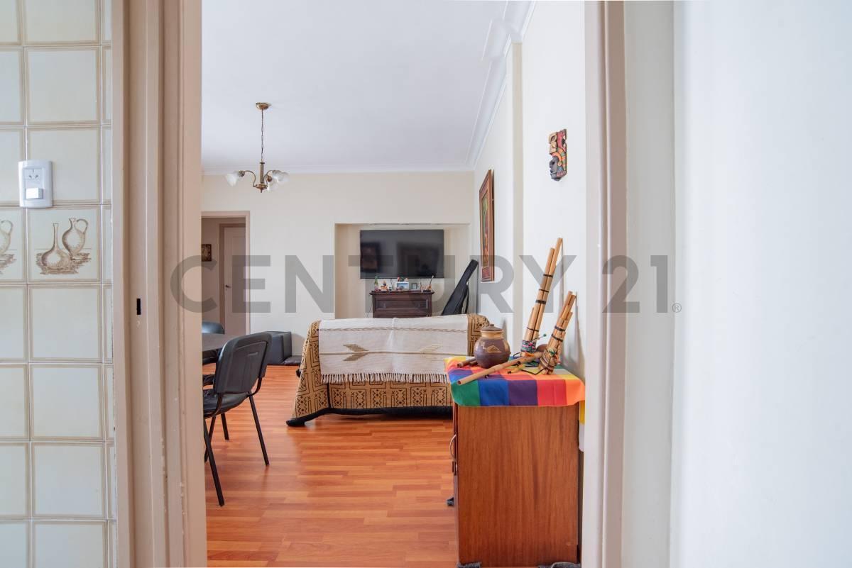 Foto de Venta Departamento de 3 ambientes en Recoleta, imagen 3