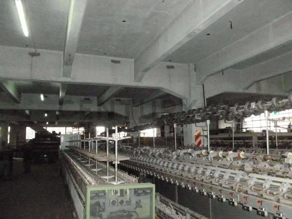 Foto de GALPÓN / EDIFICIO INDUSTRIAL EN VENTA Pueyrredón 3690 – Lomas del, imagen 2