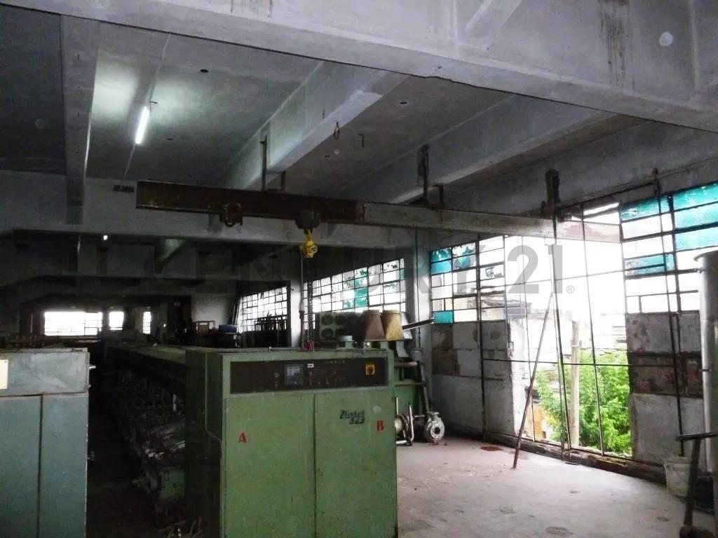 Foto de GALPÓN / EDIFICIO INDUSTRIAL EN VENTA Pueyrredón 3690 – Lomas del, imagen 1