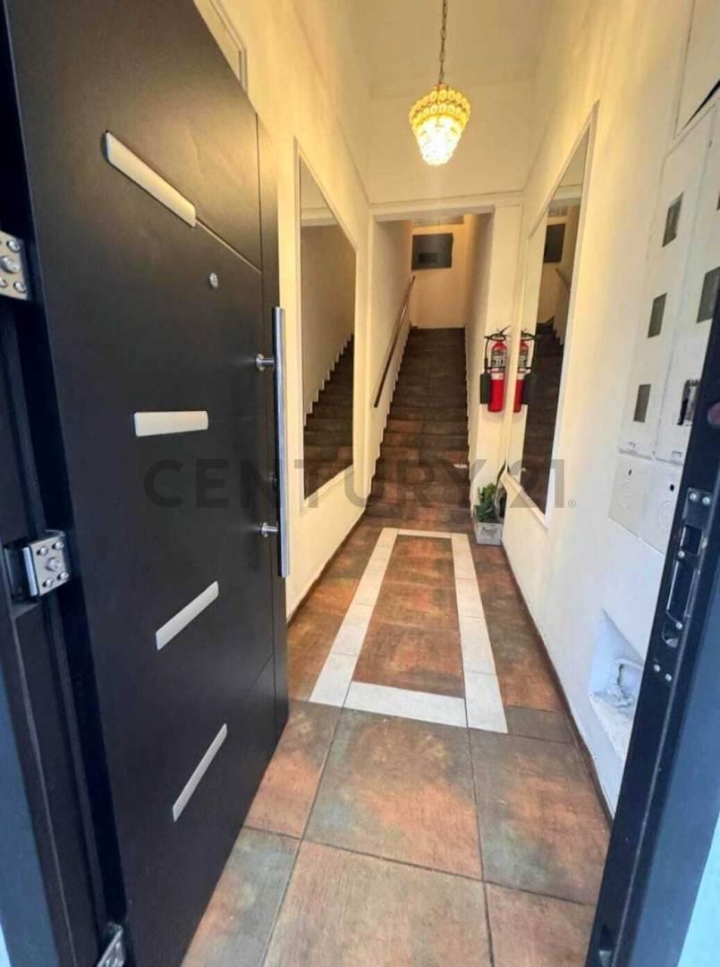 Foto de VENTA DEPARTAMENTO 2 AMBIENTES AL FRENTE EN BALVANERA, imagen 4