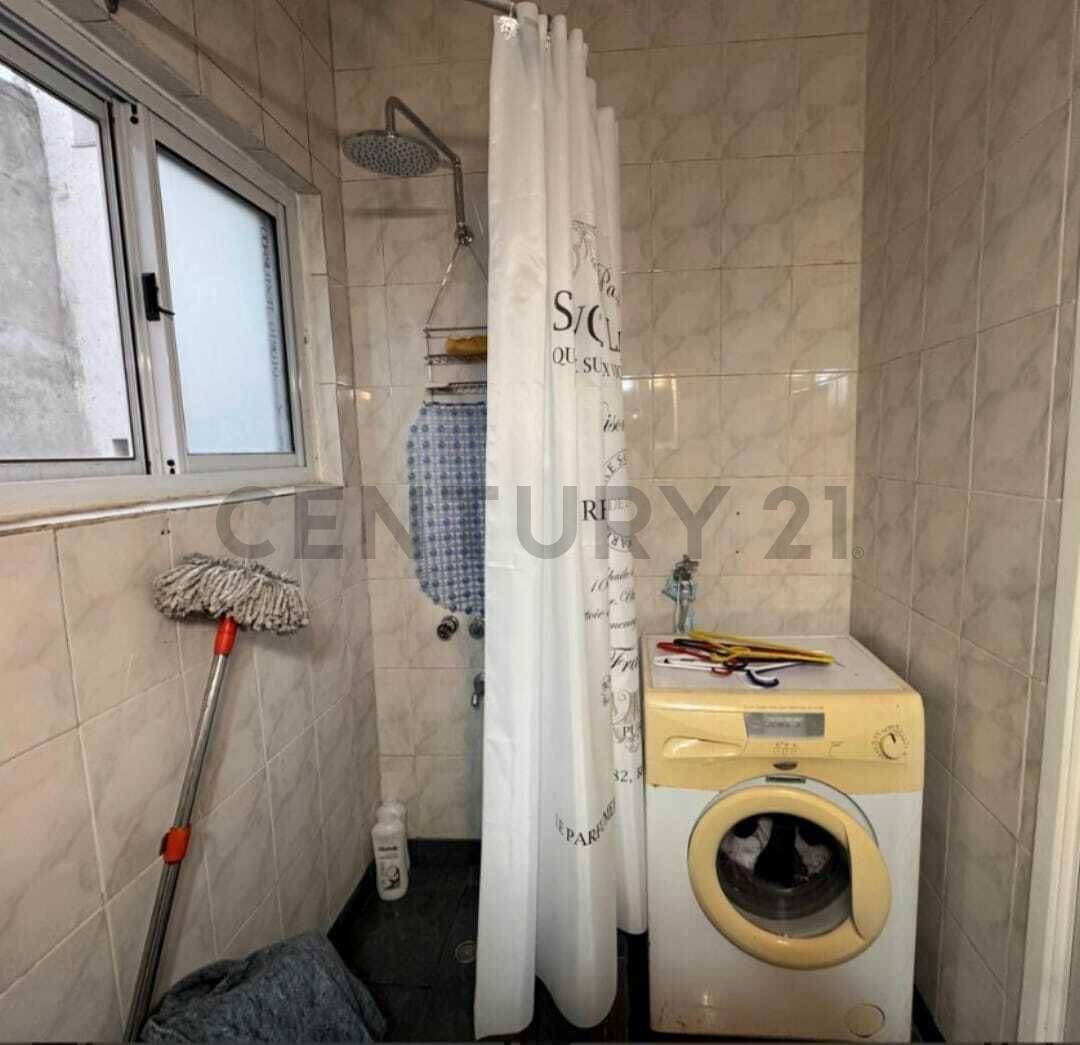 Foto de VENTA DEPARTAMENTO 2 AMBIENTES AL FRENTE EN BALVANERA, imagen 1