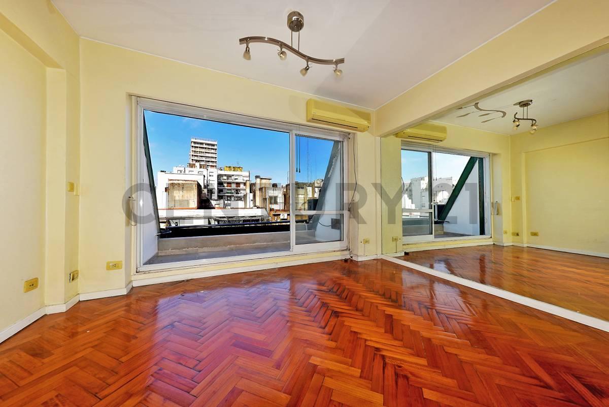 Foto de EXCEPCIONAL DÚPLEX EN RECOLETA CON TERRAZA - COCHERA - SEGURIDAD 24 HS, imagen 4