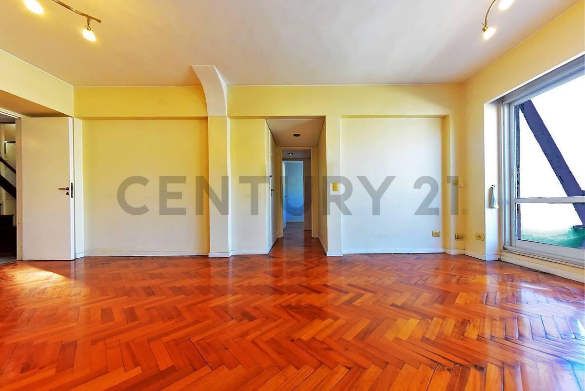 Foto de EXCEPCIONAL DÚPLEX EN RECOLETA CON TERRAZA - COCHERA - SEGURIDAD 24 HS, imagen 3