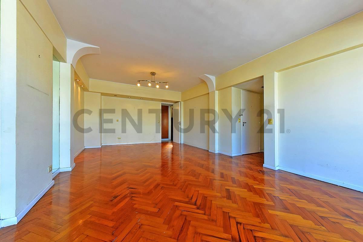 Foto de EXCEPCIONAL DÚPLEX EN RECOLETA CON TERRAZA - COCHERA - SEGURIDAD 24 HS, imagen 1