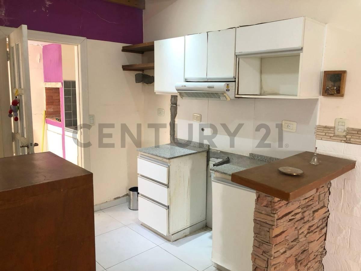 Foto de VENTA PH 3 AMBIENTE LOMAS CENTRO OPORTUNIDAD, imagen 5
