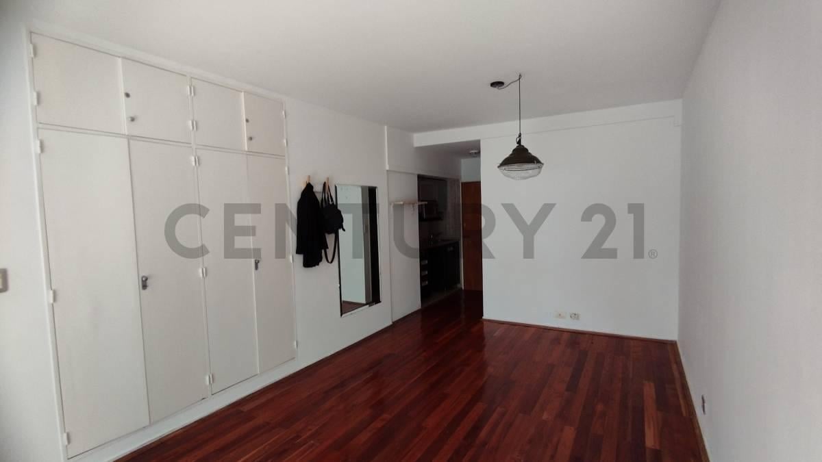 Foto de Venta Monoambiente al Frente con Balcón Francés en Retiro ideal, imagen 2