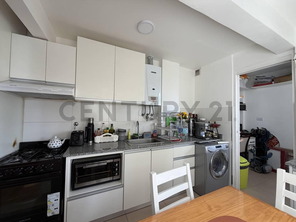 Foto de Venta Departamento de 3 ambientes con dependencia ALMAGRO, imagen 3