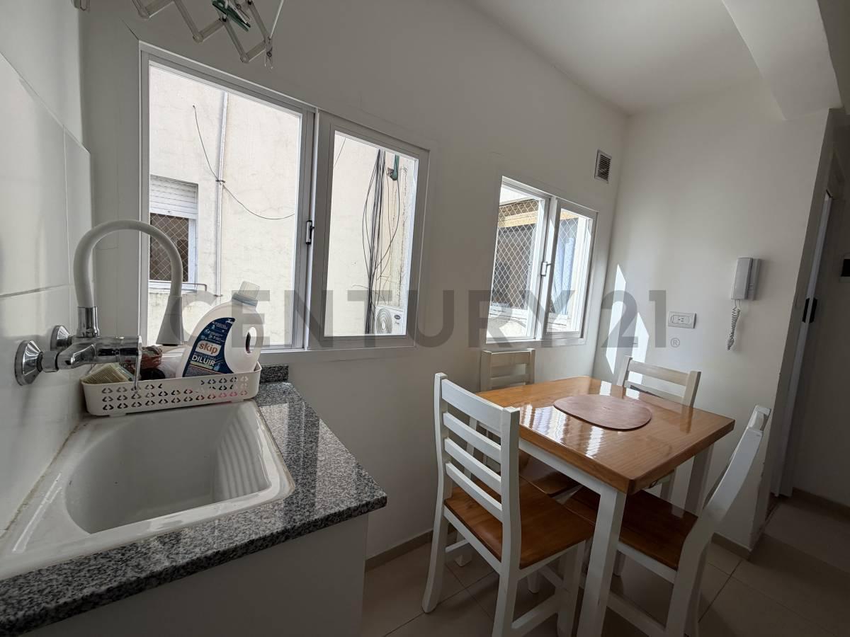 Foto de Venta Departamento de 3 ambientes con dependencia ALMAGRO, imagen 5