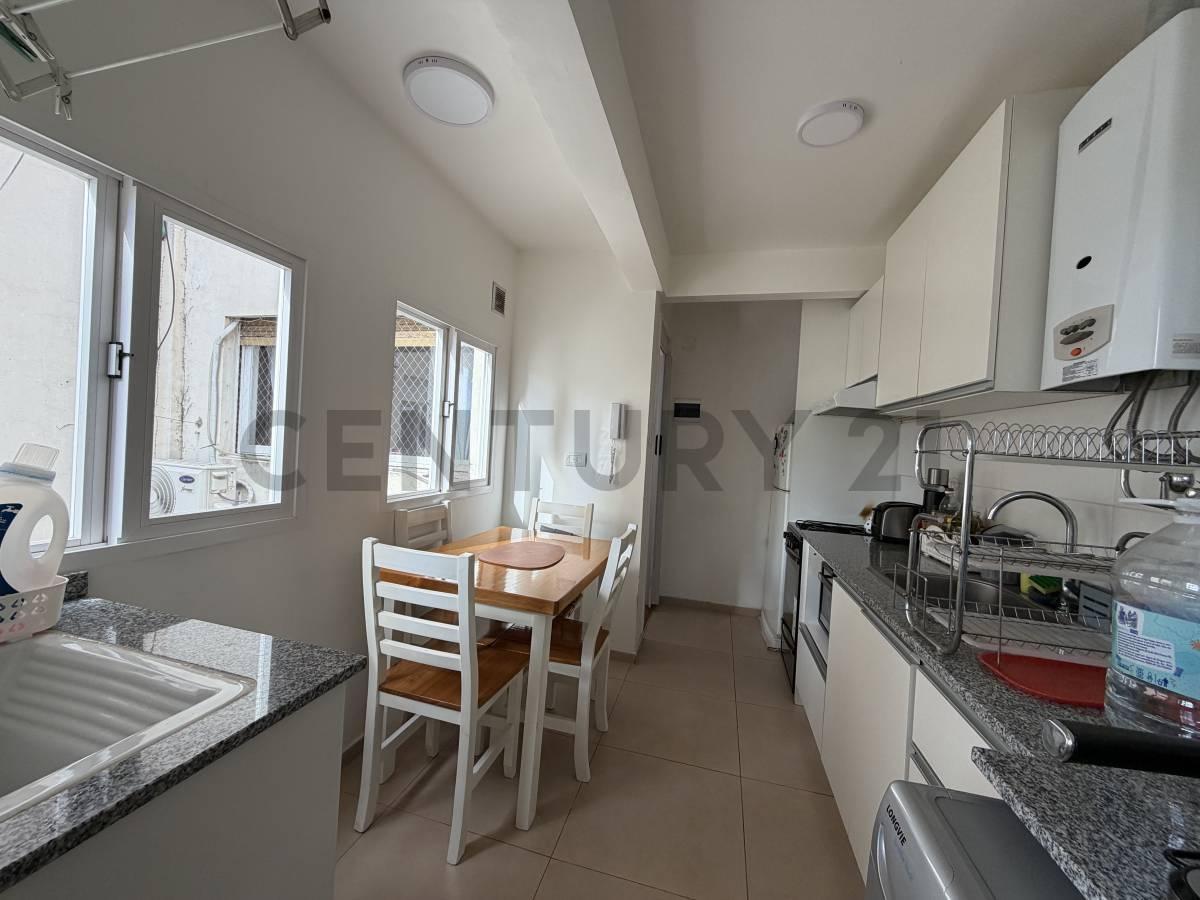 Foto de Venta Departamento de 3 ambientes con dependencia ALMAGRO, imagen 2