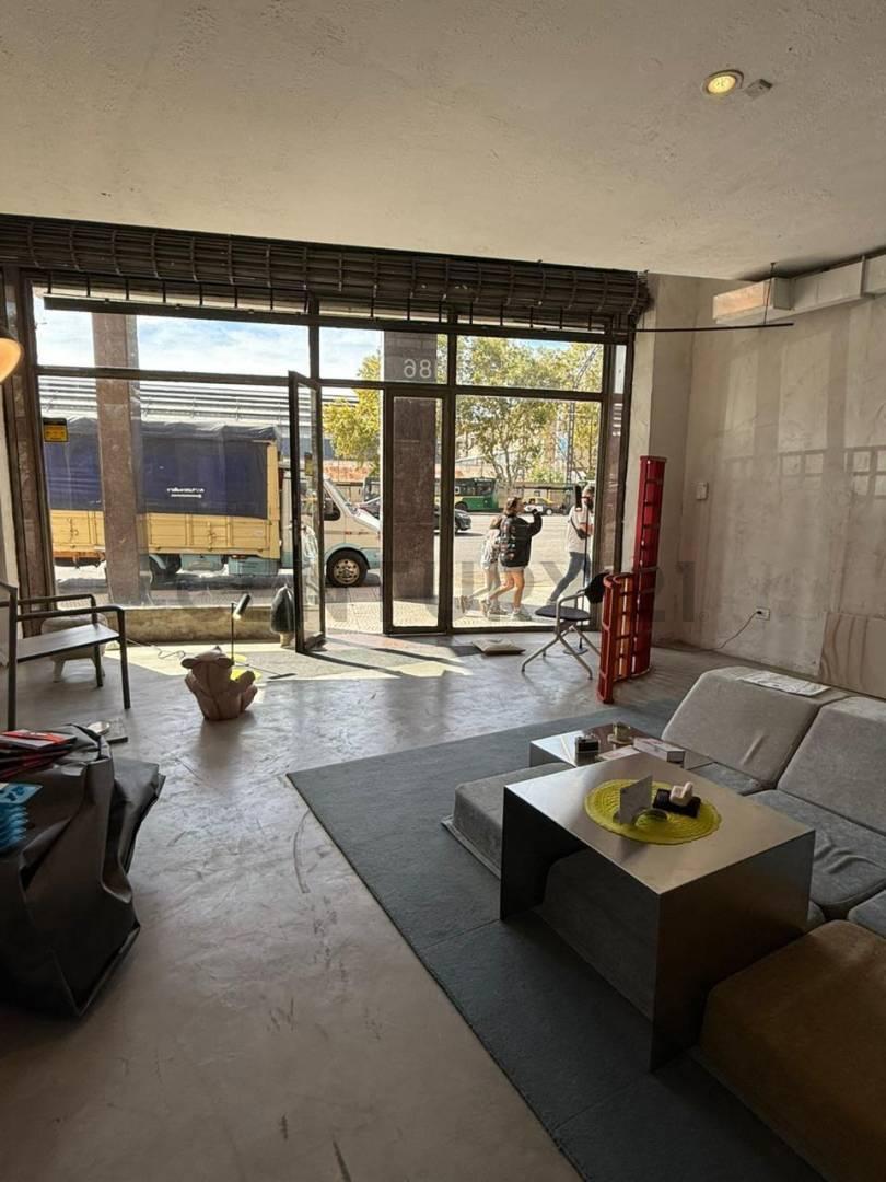 Foto de LOCAL COMERCIAL EN VENTA – AV. DEL LIBERTADOR 186, imagen 1
