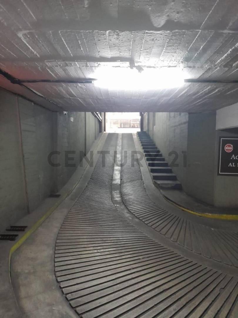 Foto de Cochera en venta en Recoleta., imagen 2