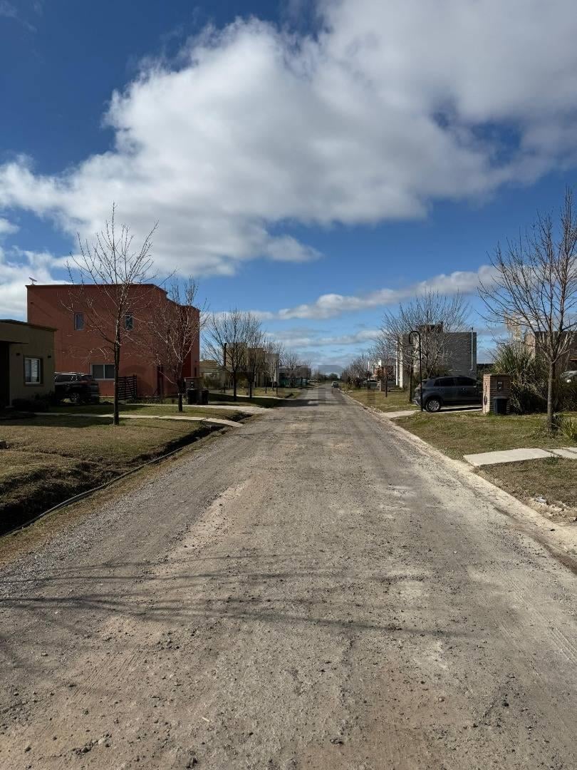 Foto de EXCELENTE LOTE EN VENTA EN BARRIO SANTA ISABEL 2 INGERIERO MASCHWITZ, imagen 1