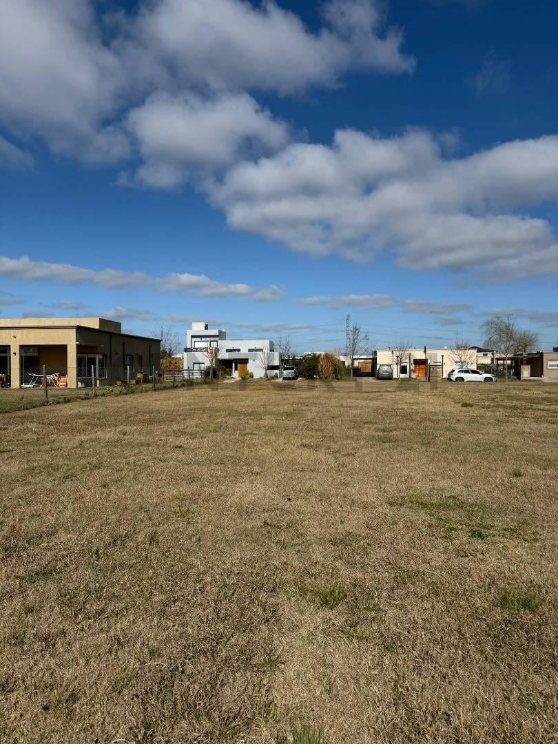Foto de EXCELENTE LOTE EN VENTA EN BARRIO SANTA ISABEL 2 INGERIERO MASCHWITZ, imagen 4