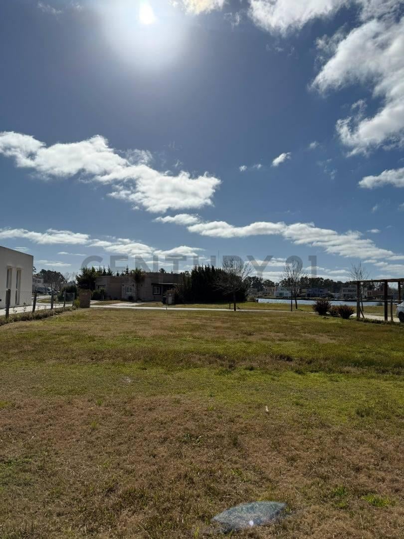 Foto de EXCELENTE LOTE EN VENTA EN BARRIO SANTA ISABEL 2 INGERIERO MASCHWITZ, imagen 3