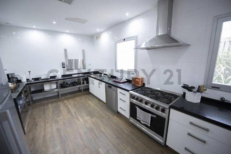 Foto de HERMOSO LOCAL COMERCIAL EN VENTA UBICADO EN RUTA 9 ESCOBAR, imagen 5