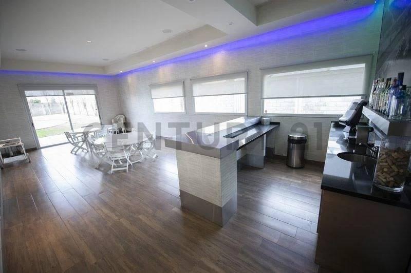 Foto de HERMOSO LOCAL COMERCIAL EN VENTA UBICADO EN RUTA 9 ESCOBAR, imagen 4