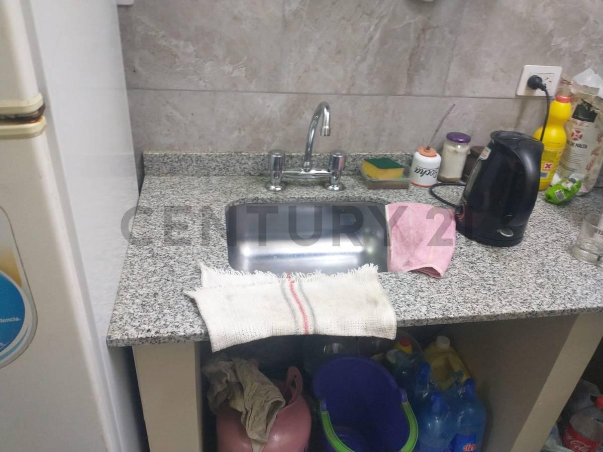 Foto de LOCAL COMERCIAL EN VENTA EXCELENTE UBICACION EN EL CORAZON DE LANUS ESTE, imagen 5