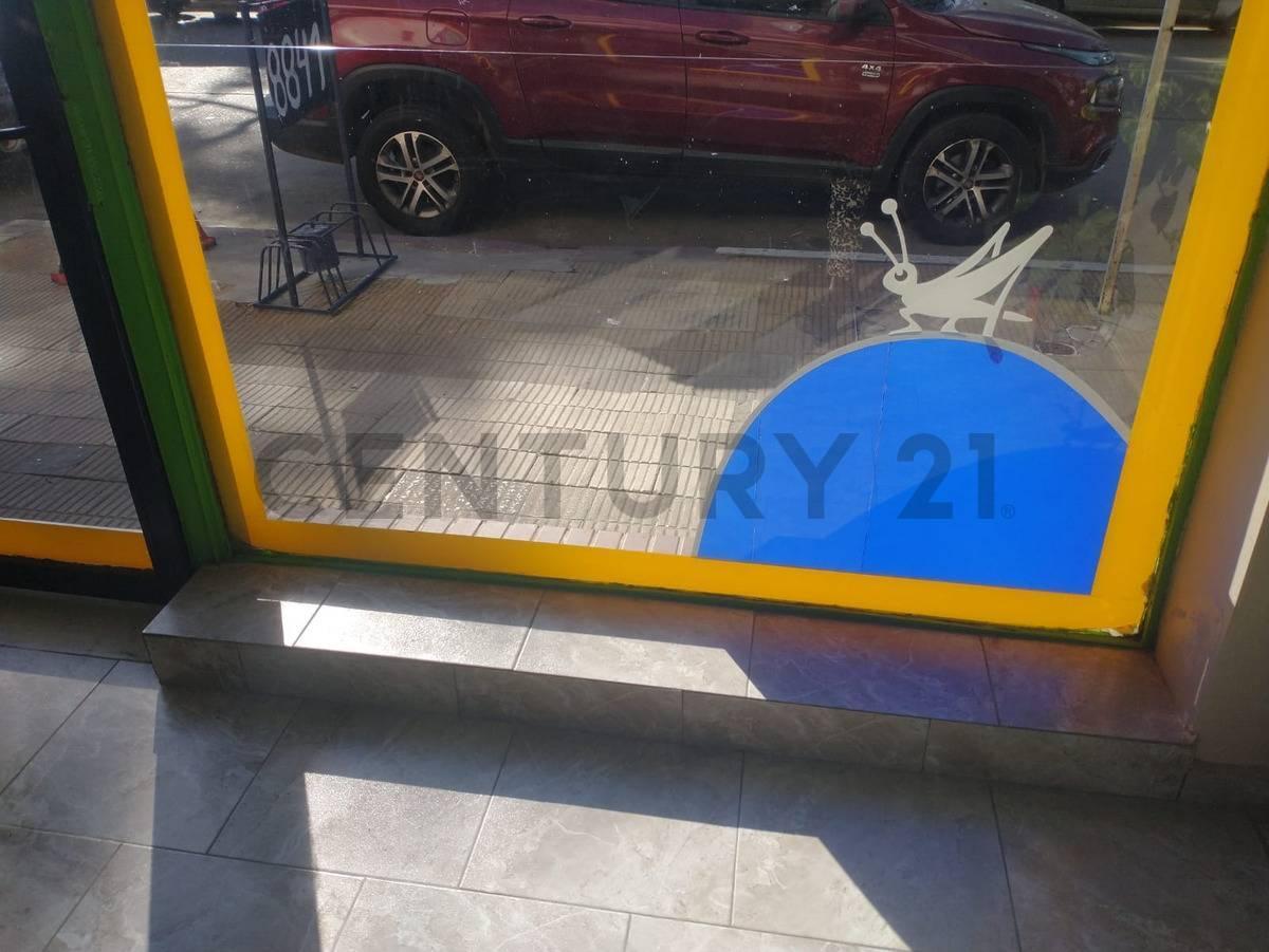 Foto de LOCAL COMERCIAL EN VENTA EXCELENTE UBICACION EN EL CORAZON DE LANUS ESTE, imagen 3