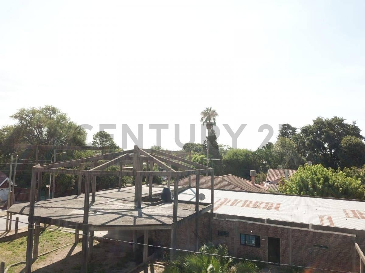 Foto de Excelente Casa con Terreno contiene Galpón/depósito y Parque Ideal, imagen 1