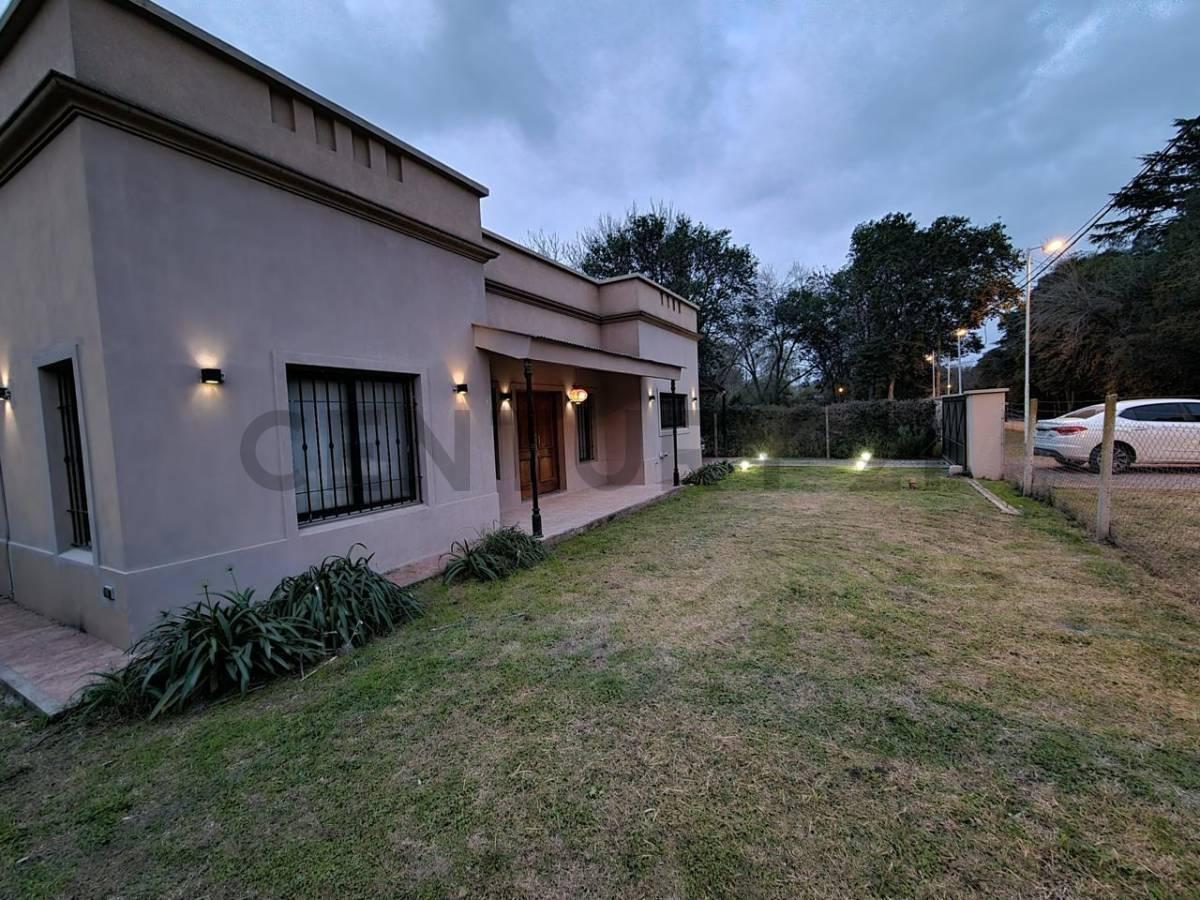 Foto de EXCELENTE CASA CON QUINCHO EN VENTA UBICADA EN SAN EDUARDO , LUJAN, imagen 2