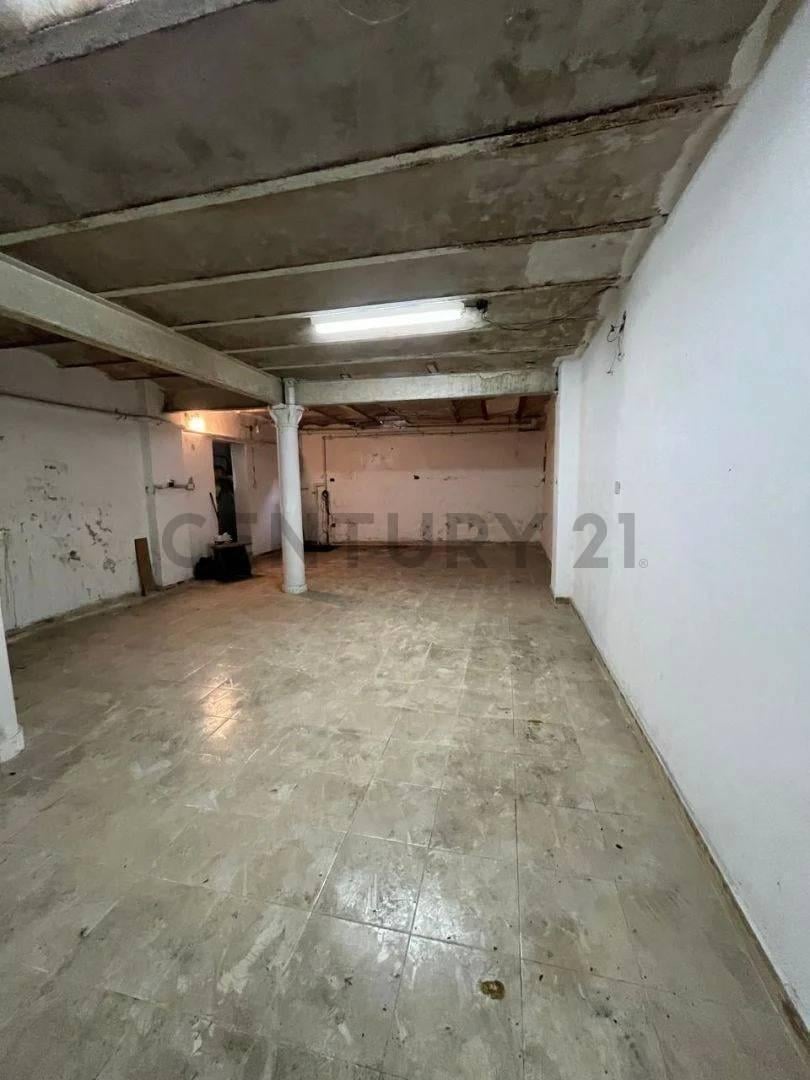 Foto de Excelente Local en Alquiler con subsuelo ubicado en Moreno 1500, imagen 2
