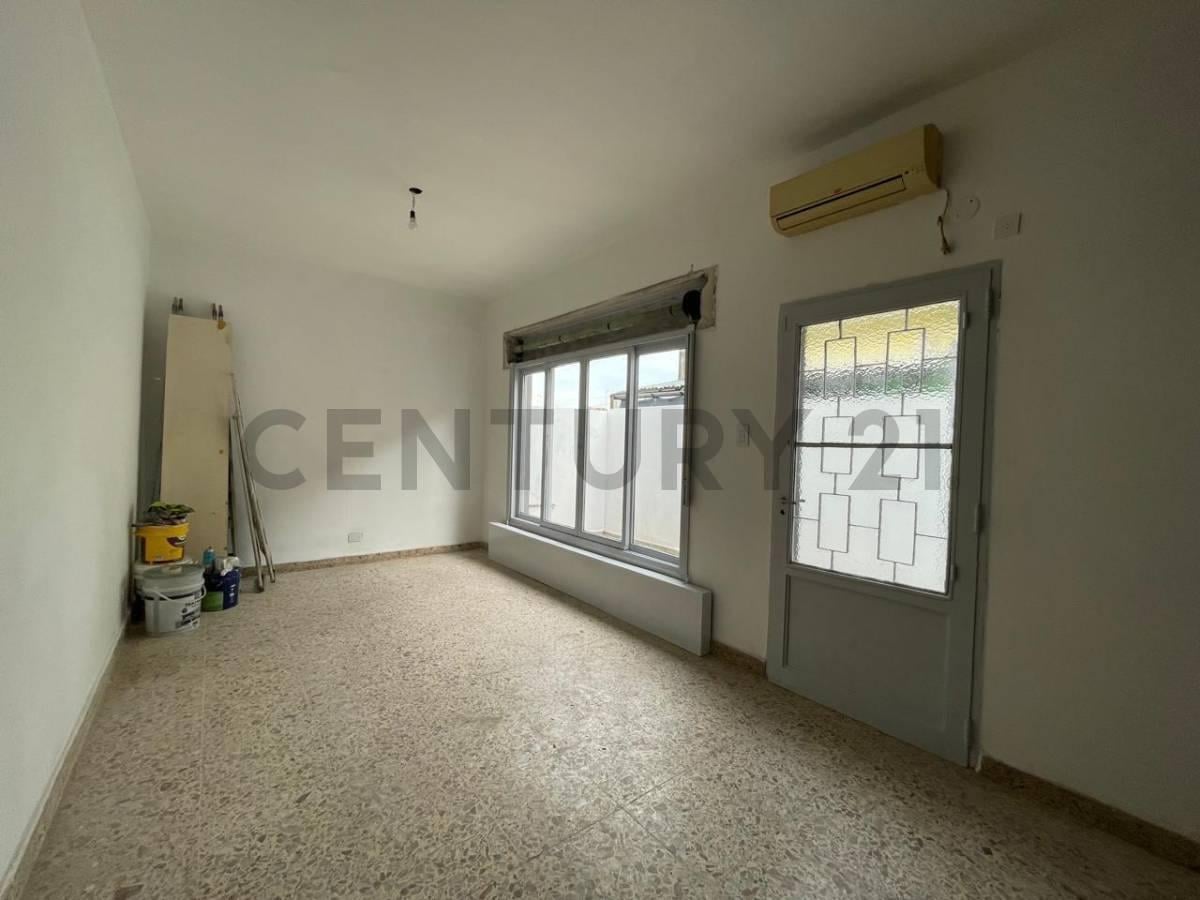 Foto de Venta PH de3 ambientes con terraza Villa Maipú, imagen 2