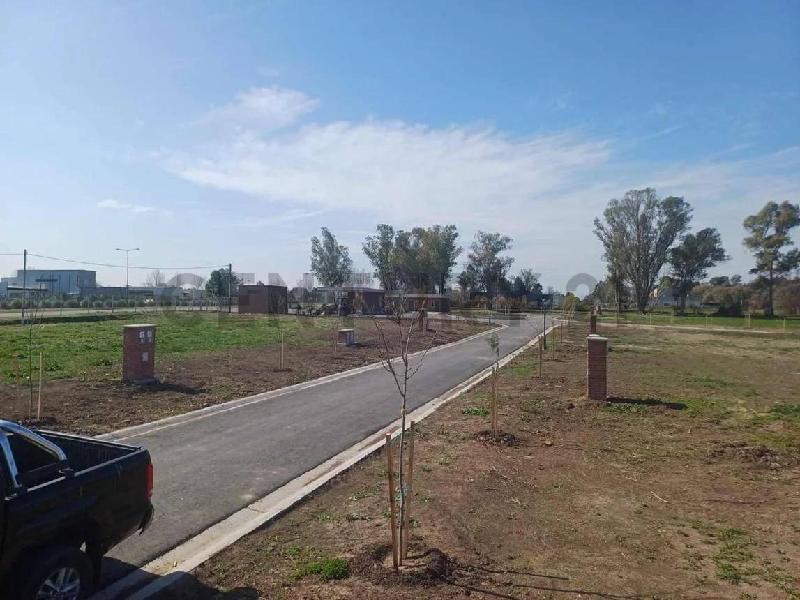 Foto de EXCELENTE LOTE EN VENTA EN BARRIO PRIVADO SANTA SOFIA EN PILAR DEL ESTE, imagen 3