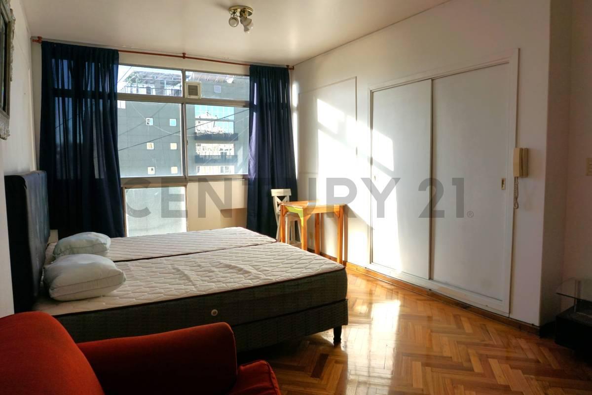 Foto de Venta Monoambiente Amplio, Luminoso y Vista Abierta en San Nicolás, imagen 1