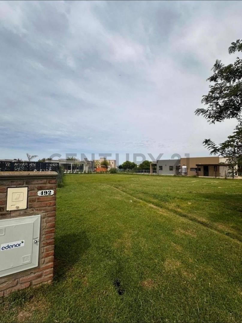 Foto de EXCELENTE LOTE EN VENTA EN BARRIO PRIVADO EL CANTON NORTE, imagen 3