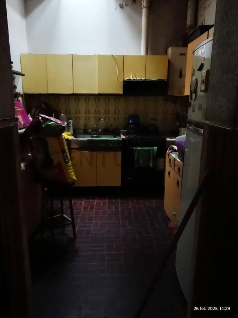 Foto de Venta de hermosa y amplia casa a refaccionar en Villa Luro ., imagen 1