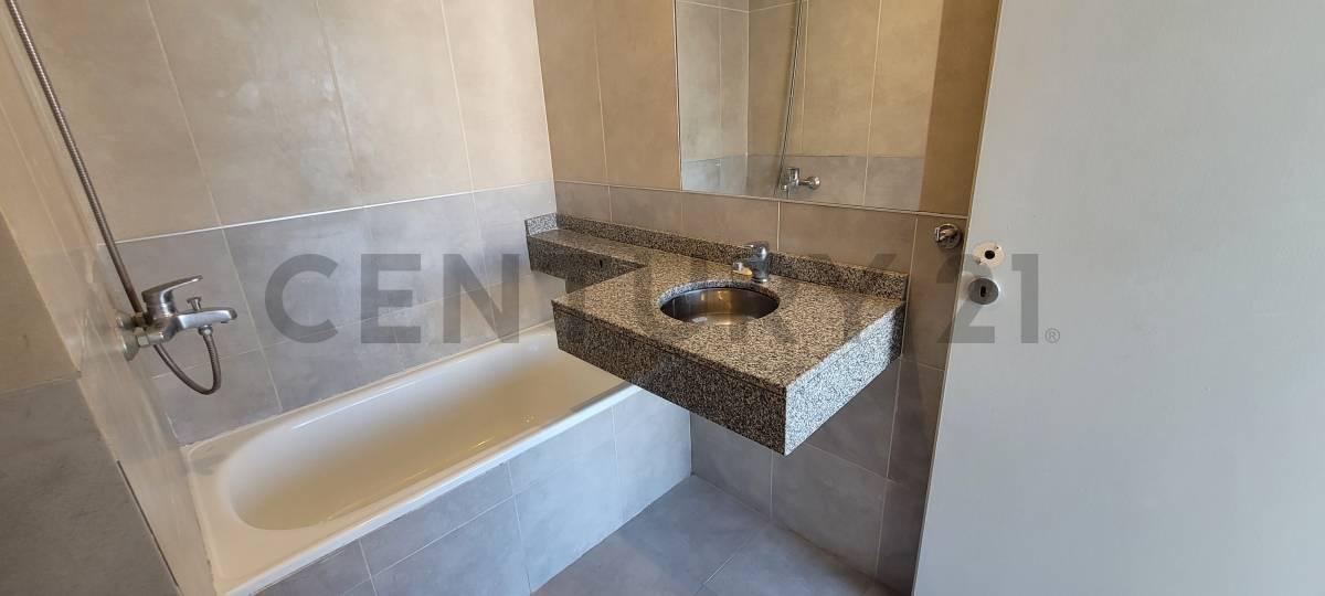 Foto de ALQUILER MONOAMBIENTE CON BALCÓN TERRAZADO Y PARRILLA PROPIA – VILLA, imagen 2