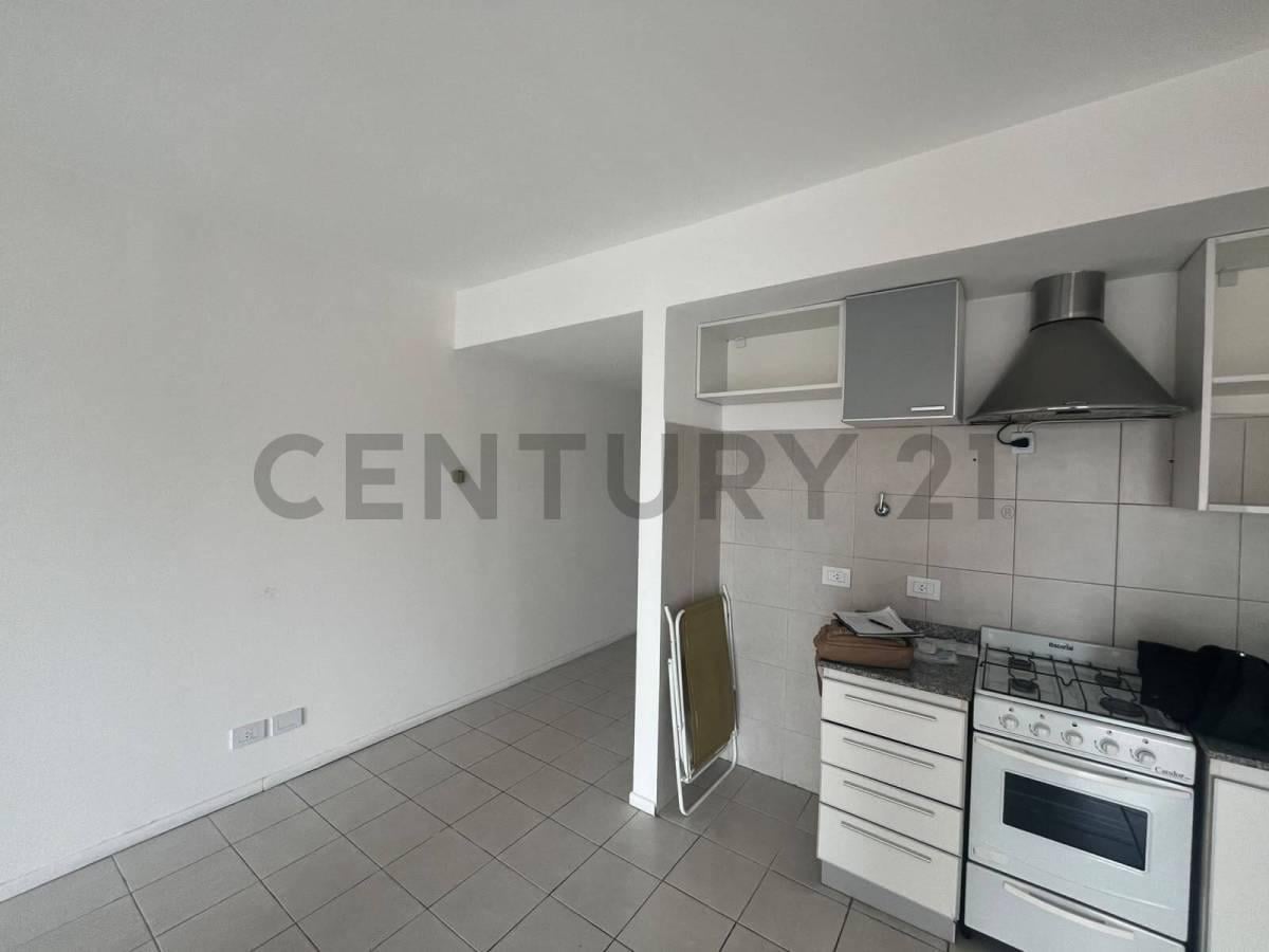 Foto de DEPARTAMENTO 2 AMBIENTES — BALVANERA Lima 1000 — CABA, imagen 3