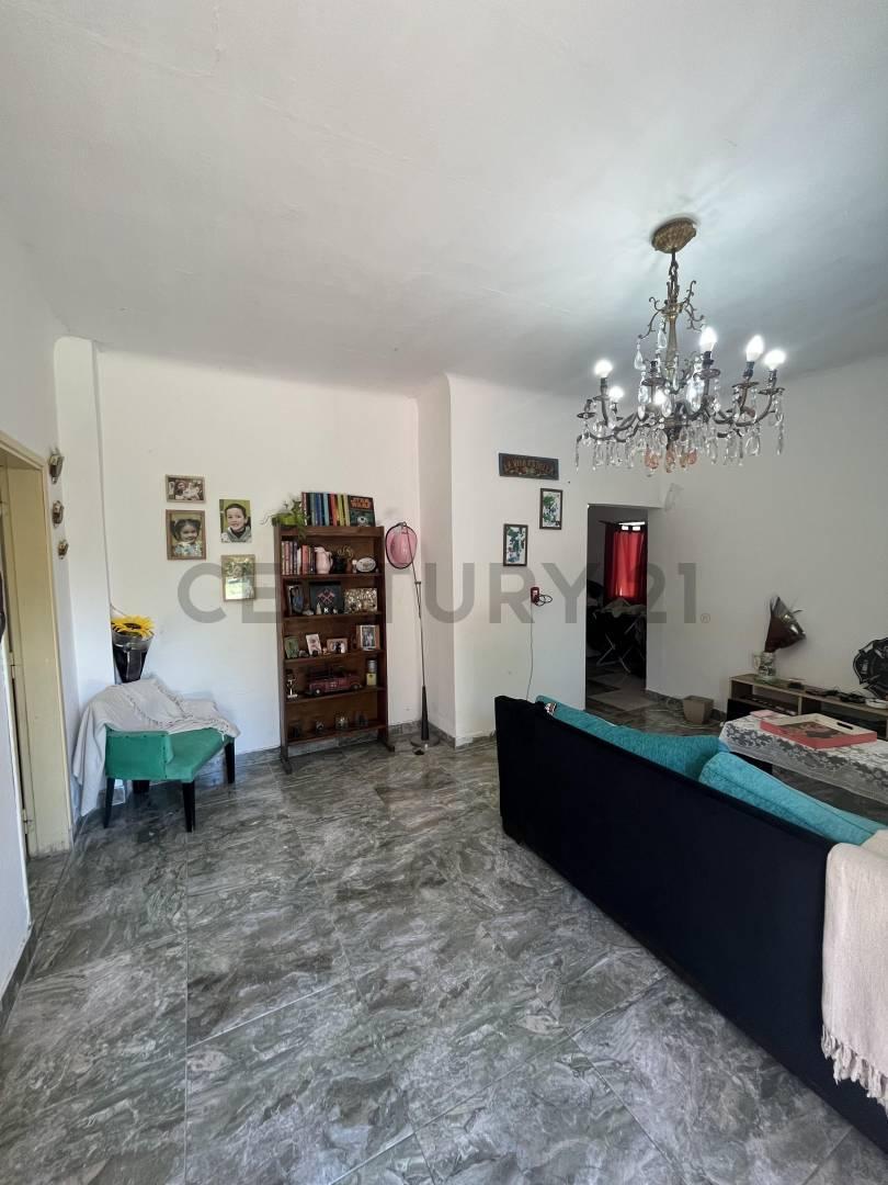 Foto de Luminosa casa en Moreno en terreno de 1000 mts con pileta y parrilla, imagen 4