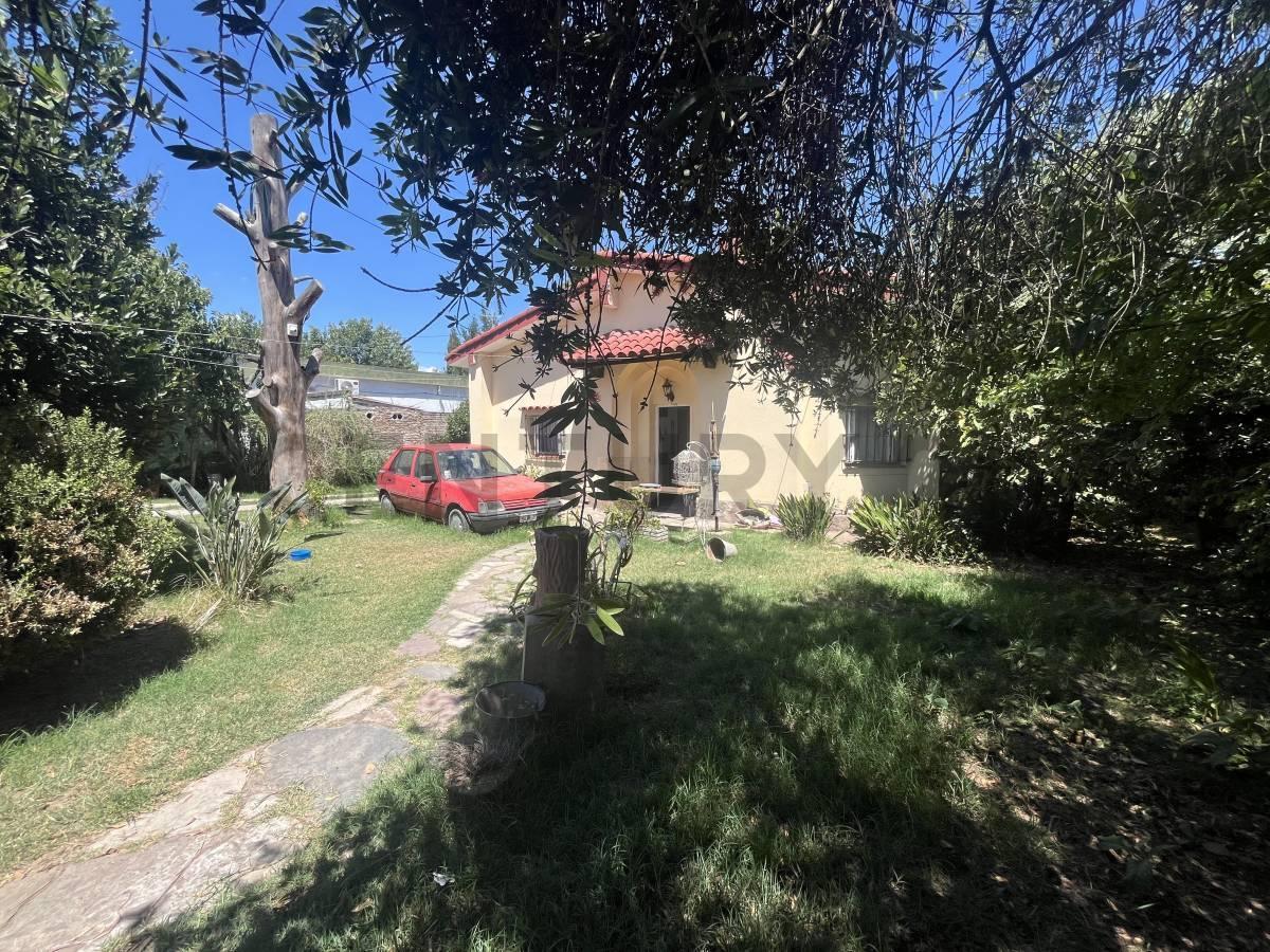 Foto de Luminosa casa en Moreno en terreno de 1000 mts con pileta y parrilla, imagen 1