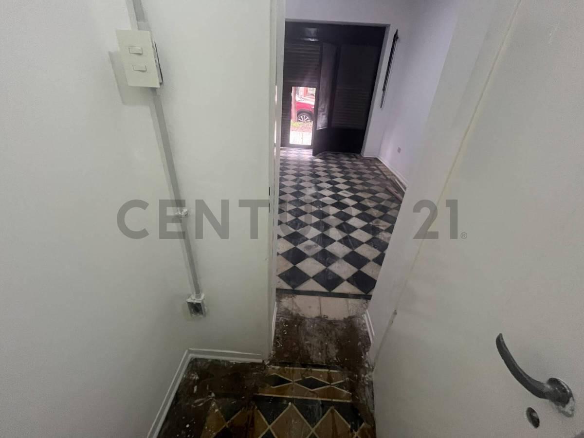Foto de Local Comercial en Alquiler en Excelente Zona Pleno Villa Devoto, imagen 4