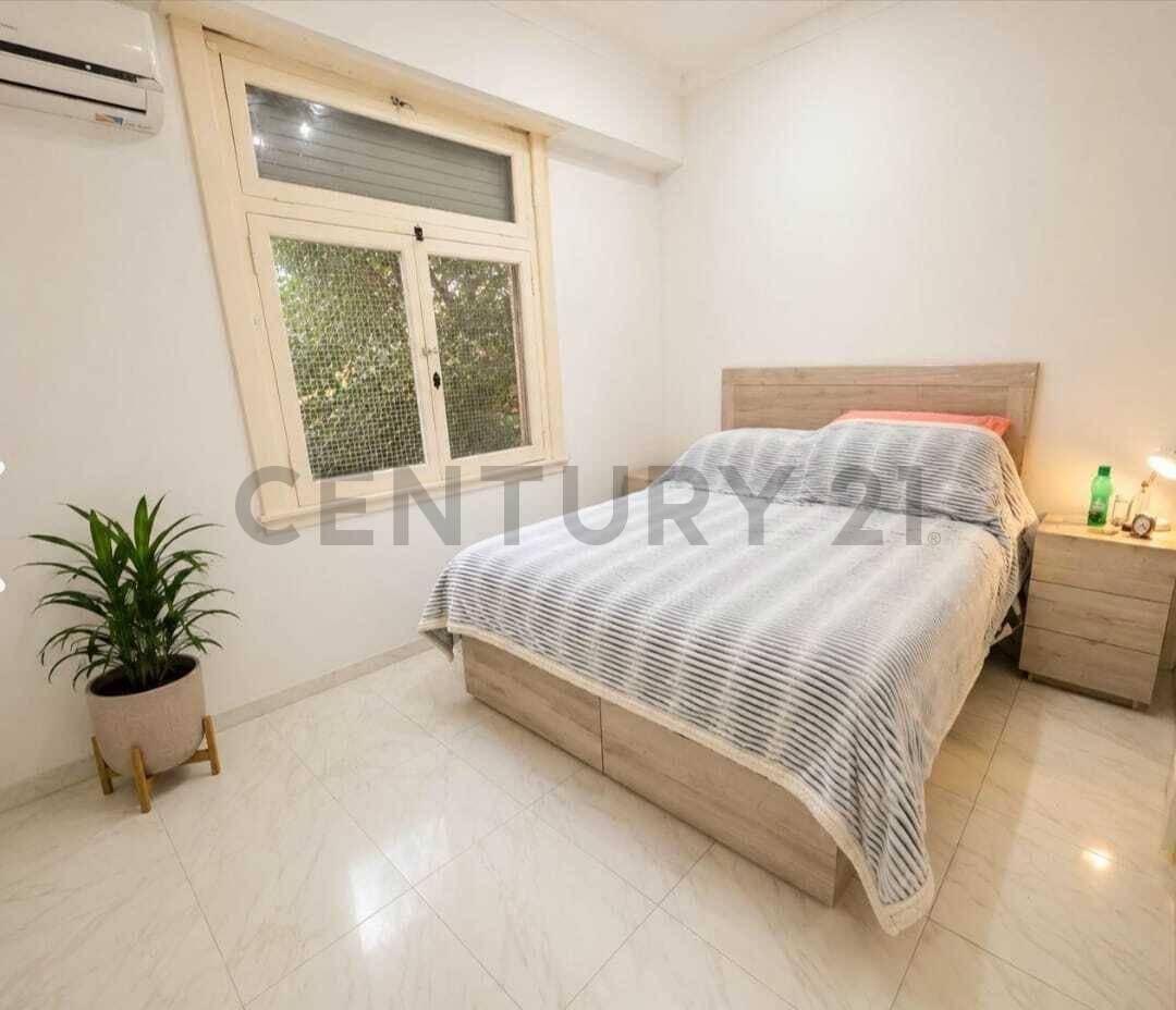 Foto de VENTA DEPARTAMENTO 2 AMBIENTES AL FRENTE EN BALVANERA, imagen 1