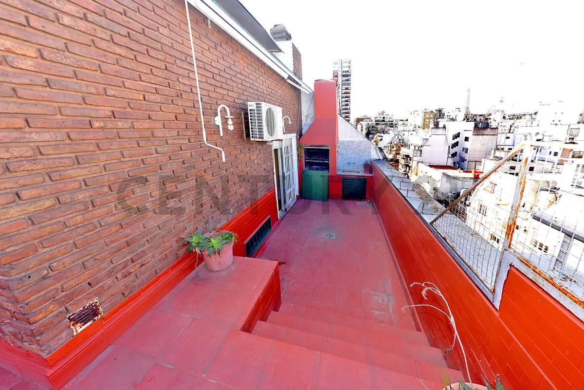 Foto de EXCEPCIONAL DÚPLEX EN RECOLETA CON TERRAZA - COCHERA - SEGURIDAD 24 HS, imagen 1