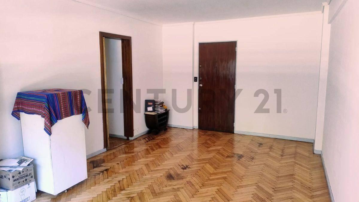 Foto de VENTA DEPARTAMENTO 4 AMBIENTE EN VILLA CRESPO CON BALCON Y PATIO, imagen 3