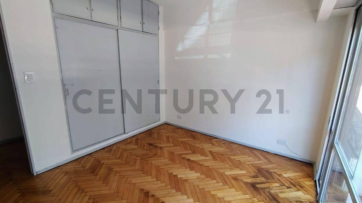 Foto de VENTA DEPARTAMENTO 4 AMBIENTE EN VILLA CRESPO CON BALCON Y PATIO, imagen 5