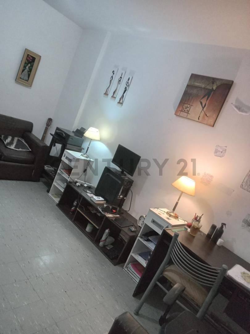 Foto de Venta Departamento Monoambiente con Patio en Balvanera, imagen 4