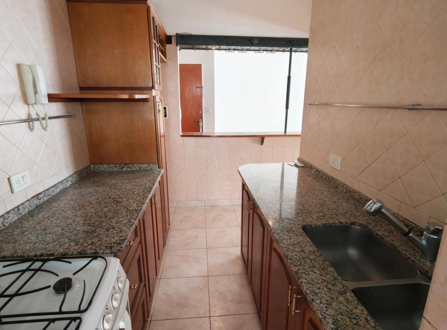 Foto de VENTA 2 AMBIENTES FLORESTA LUMINOSO PISO ALTO, imagen 5