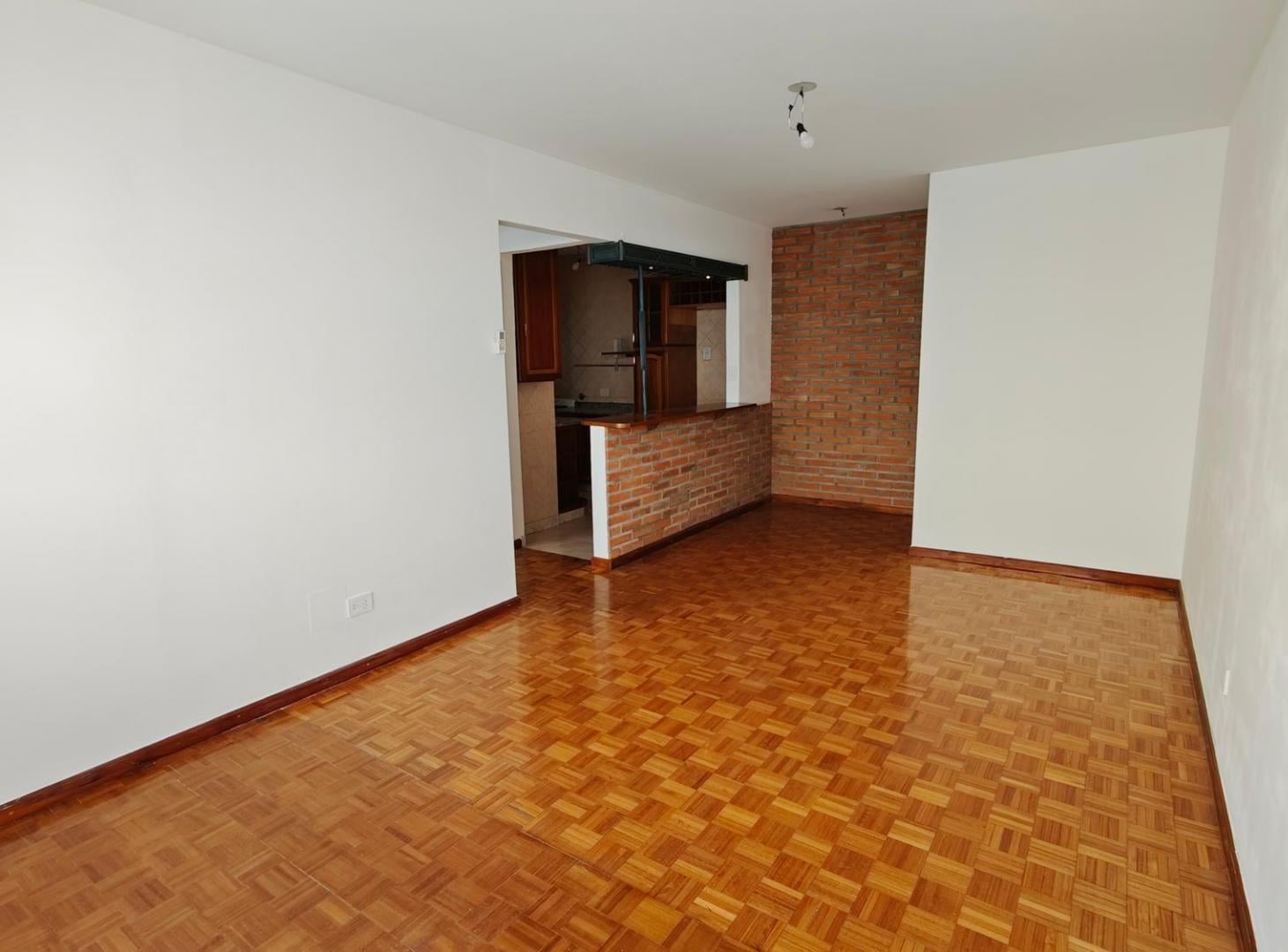 Foto de VENTA 2 AMBIENTES FLORESTA LUMINOSO PISO ALTO, imagen 1