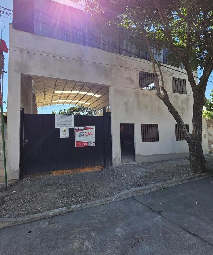 En Venta Galpon a estrenar en Bº Autódromo 1