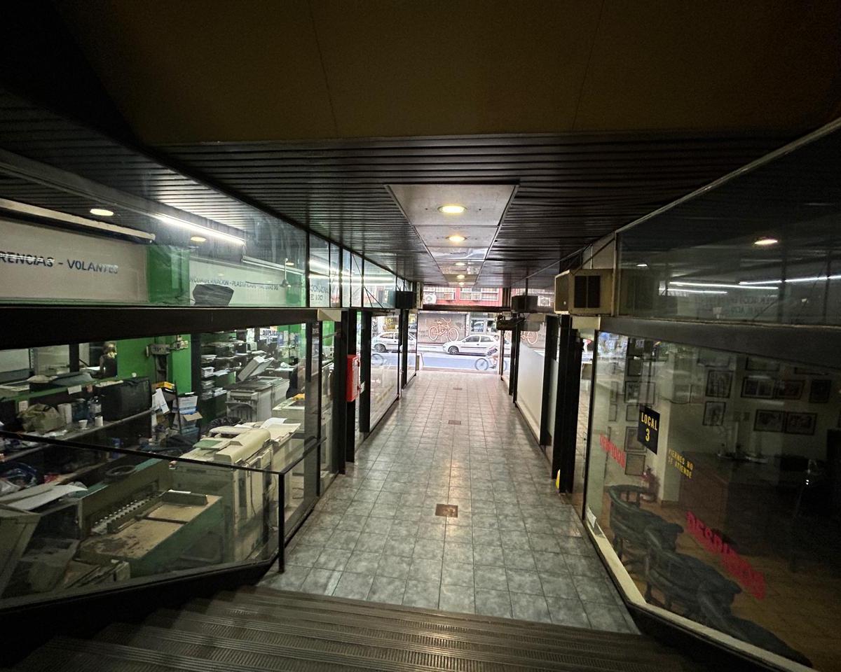 Foto de En VENTA Local en GALERIA PARANA y AV. CORRIENTES, imagen 4