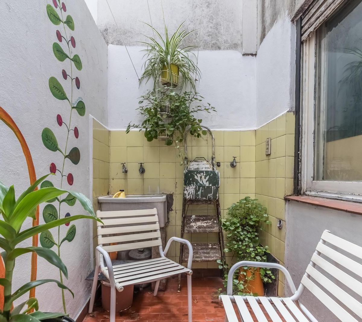 En Venta Departamento de 3 Ambientes Planta Baja Al Frente con Patio en Caballito 5